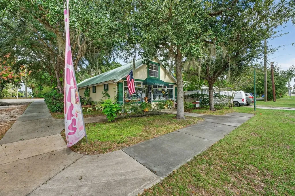 237 E Plymouth Avenue Deland FL 32724