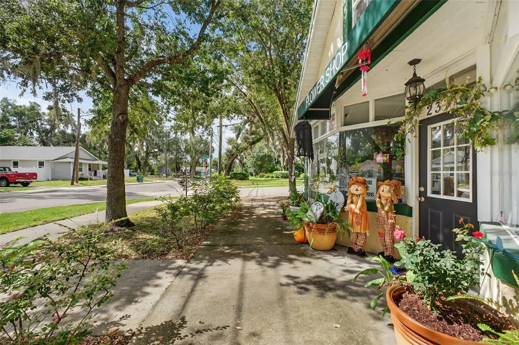 237 E Plymouth Avenue Deland FL 32724