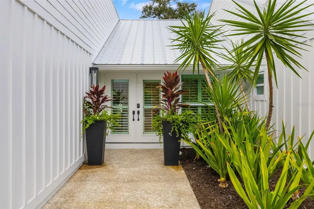 1705 Field Road Sarasota FL 34231