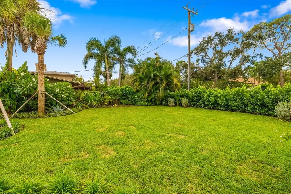 1705 Field Road Sarasota FL 34231