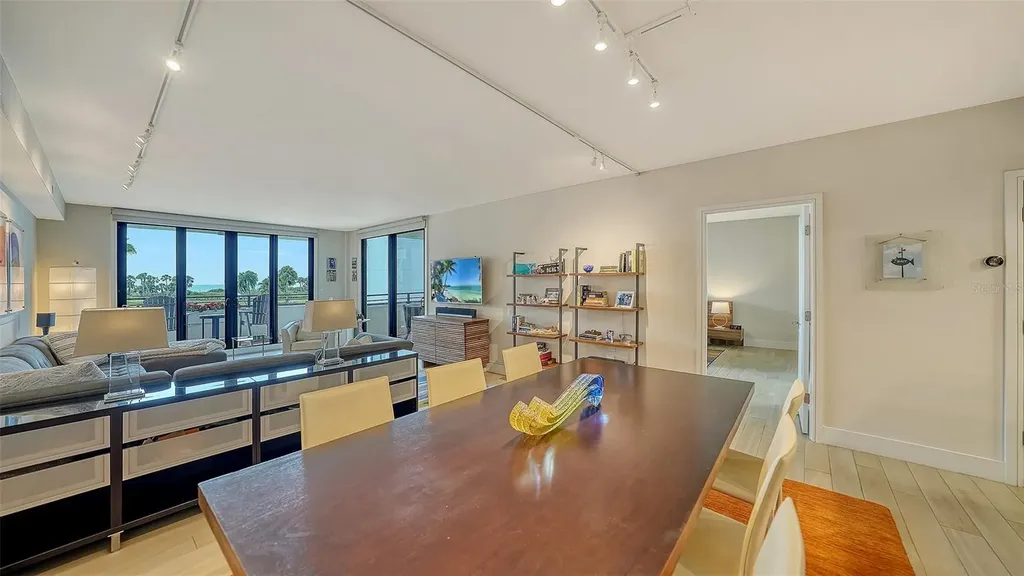 1465 Gulf Of Mexico Drive Longboat Key FL 34228