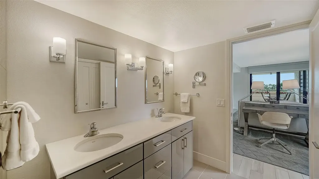 1465 Gulf Of Mexico Drive Longboat Key FL 34228