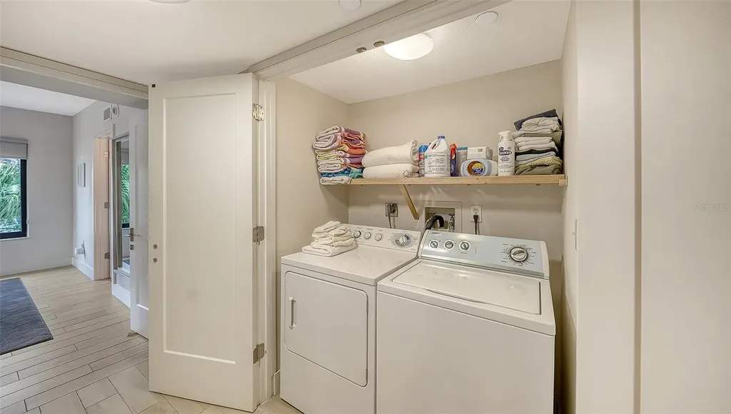 1465 Gulf Of Mexico Drive Longboat Key FL 34228