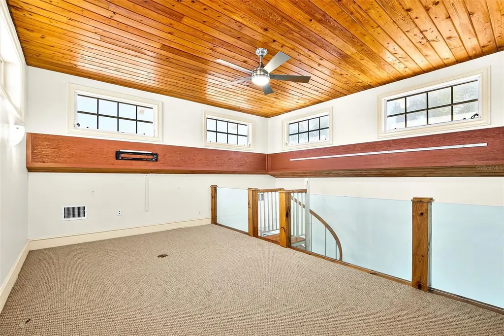 525 8th Street W Bradenton FL 34205