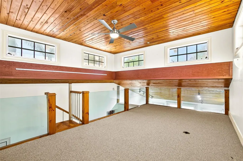 525 8th Street W Bradenton FL 34205