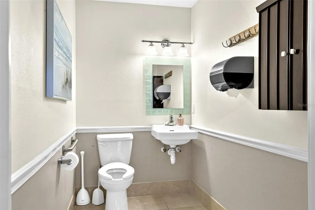 525 8th Street W Bradenton FL 34205