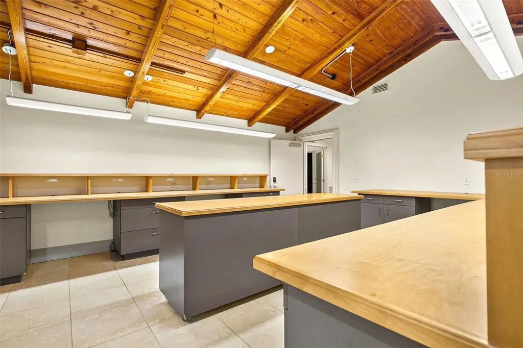 525 8th Street W Bradenton FL 34205