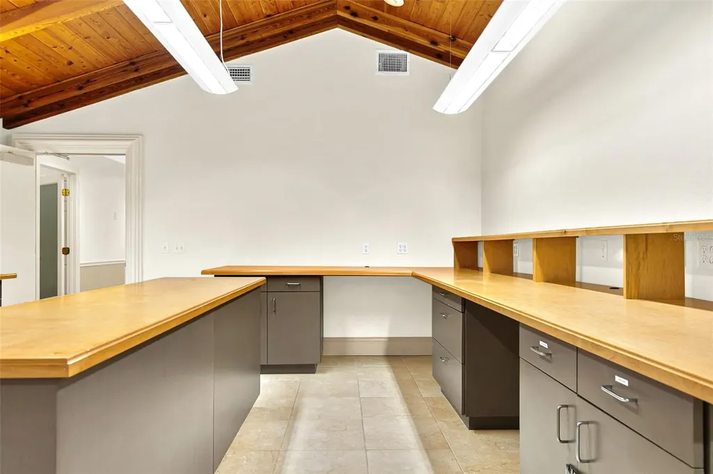 525 8th Street W Bradenton FL 34205