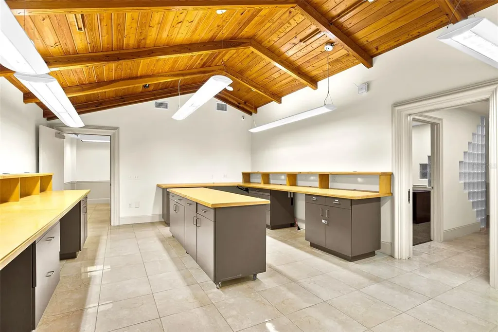 525 8th Street W Bradenton FL 34205