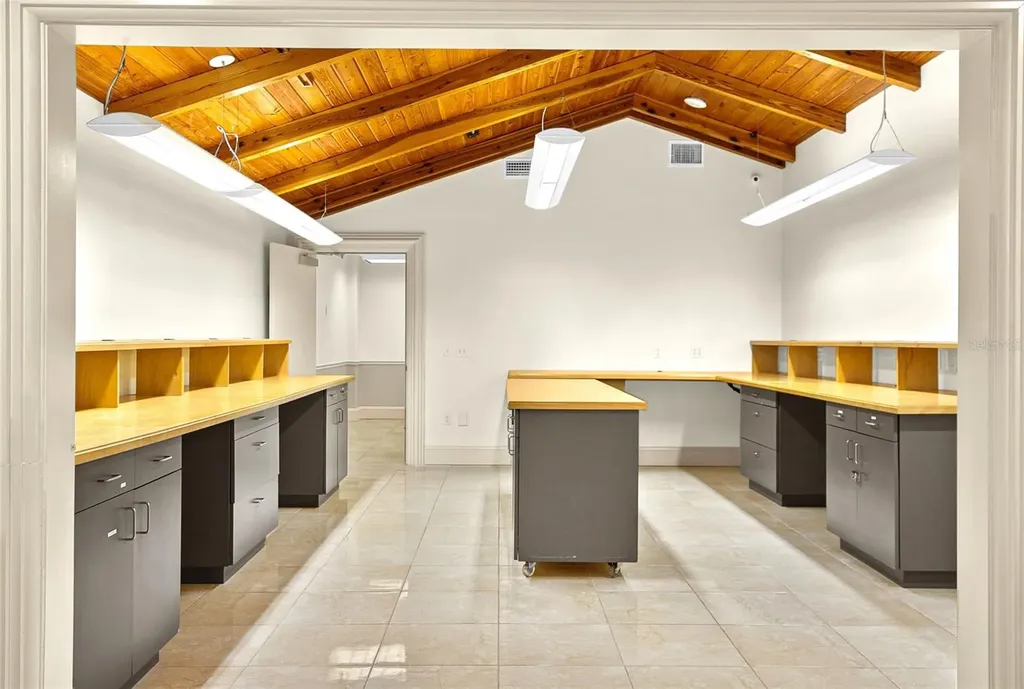 525 8th Street W Bradenton FL 34205