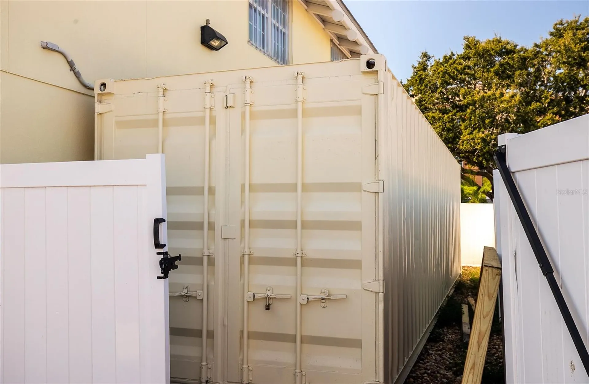 525 8th Street W Bradenton FL 34205