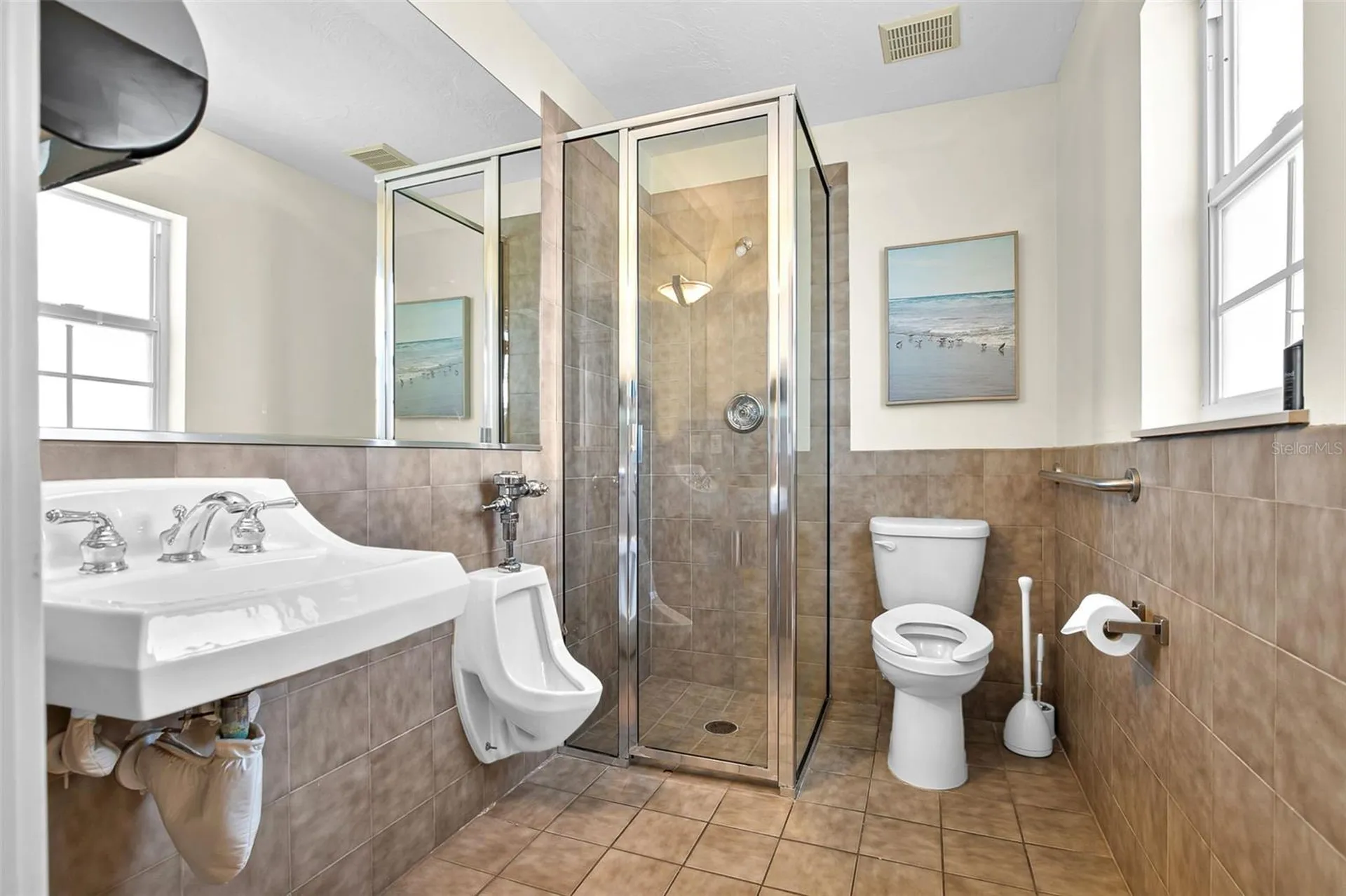 525 8th Street W Bradenton FL 34205