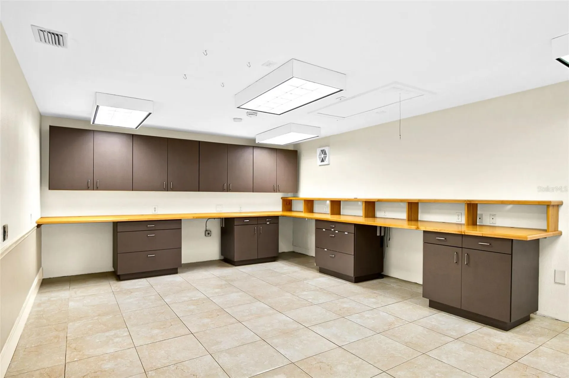 525 8th Street W Bradenton FL 34205