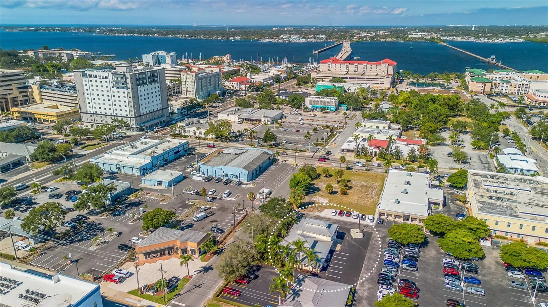 525 8th Street W Bradenton FL 34205