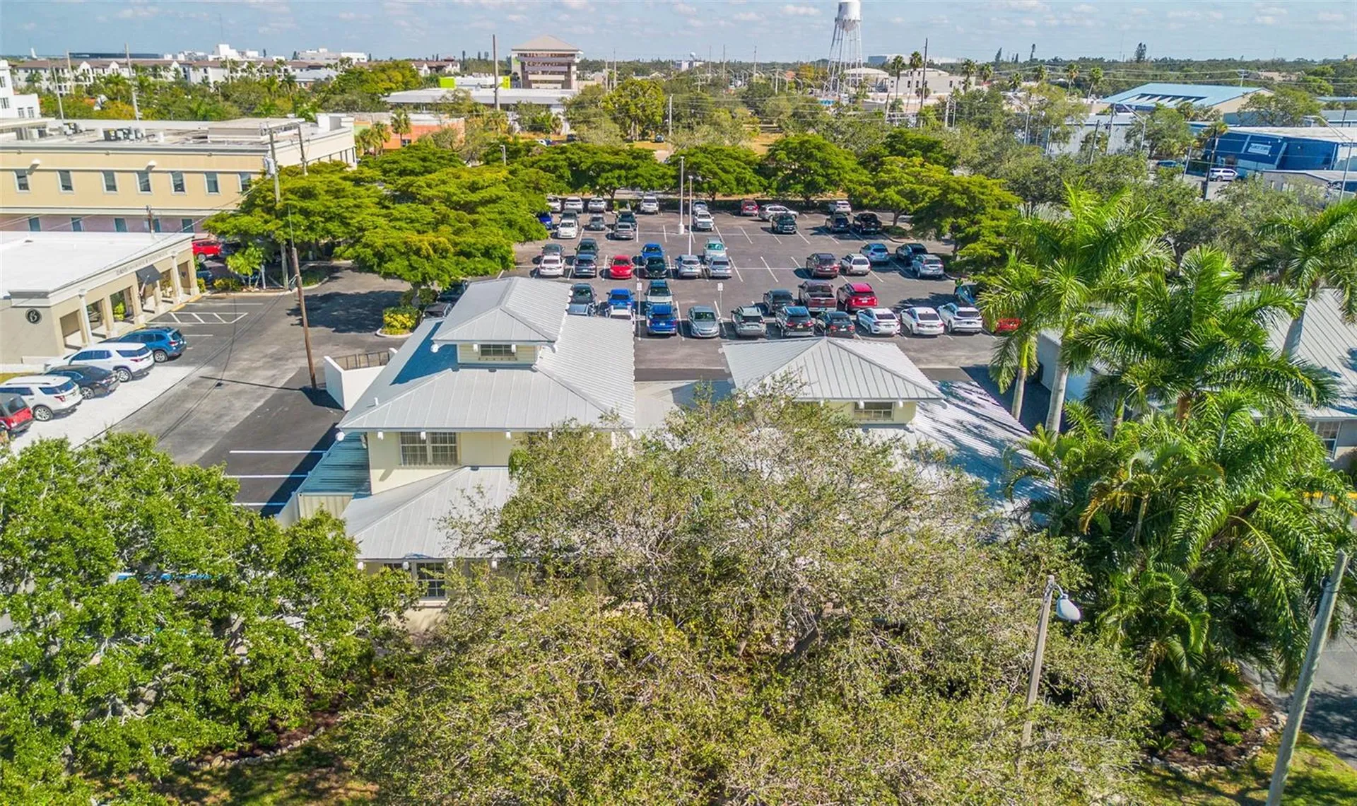 525 8th Street W Bradenton FL 34205