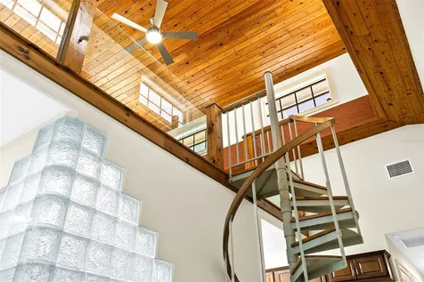 525 8th Street W Bradenton FL 34205