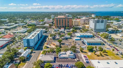 525 8th Street W Bradenton FL 34205