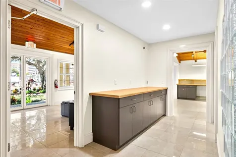 525 8th Street W Bradenton FL 34205