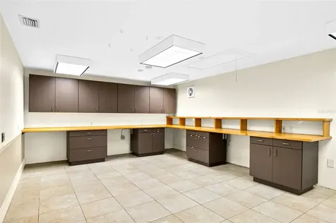 525 8th Street W Bradenton FL 34205