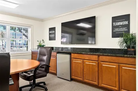 525 8th Street W Bradenton FL 34205