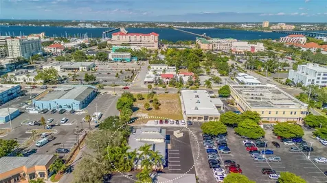 525 8th Street W Bradenton FL 34205