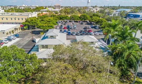 525 8th Street W Bradenton FL 34205