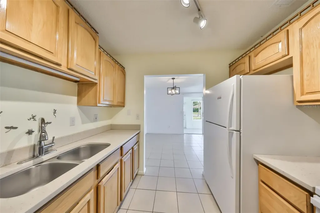1902 Dandridge Street Sun City Center FL 33573
