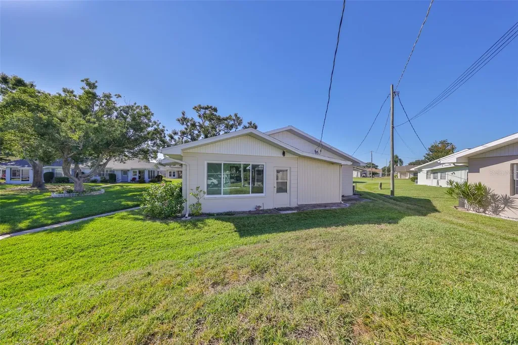 1902 Dandridge Street Sun City Center FL 33573