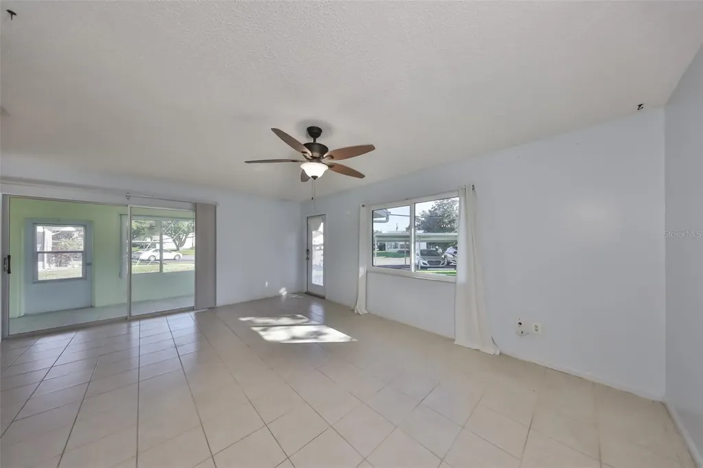 1902 Dandridge Street Sun City Center FL 33573