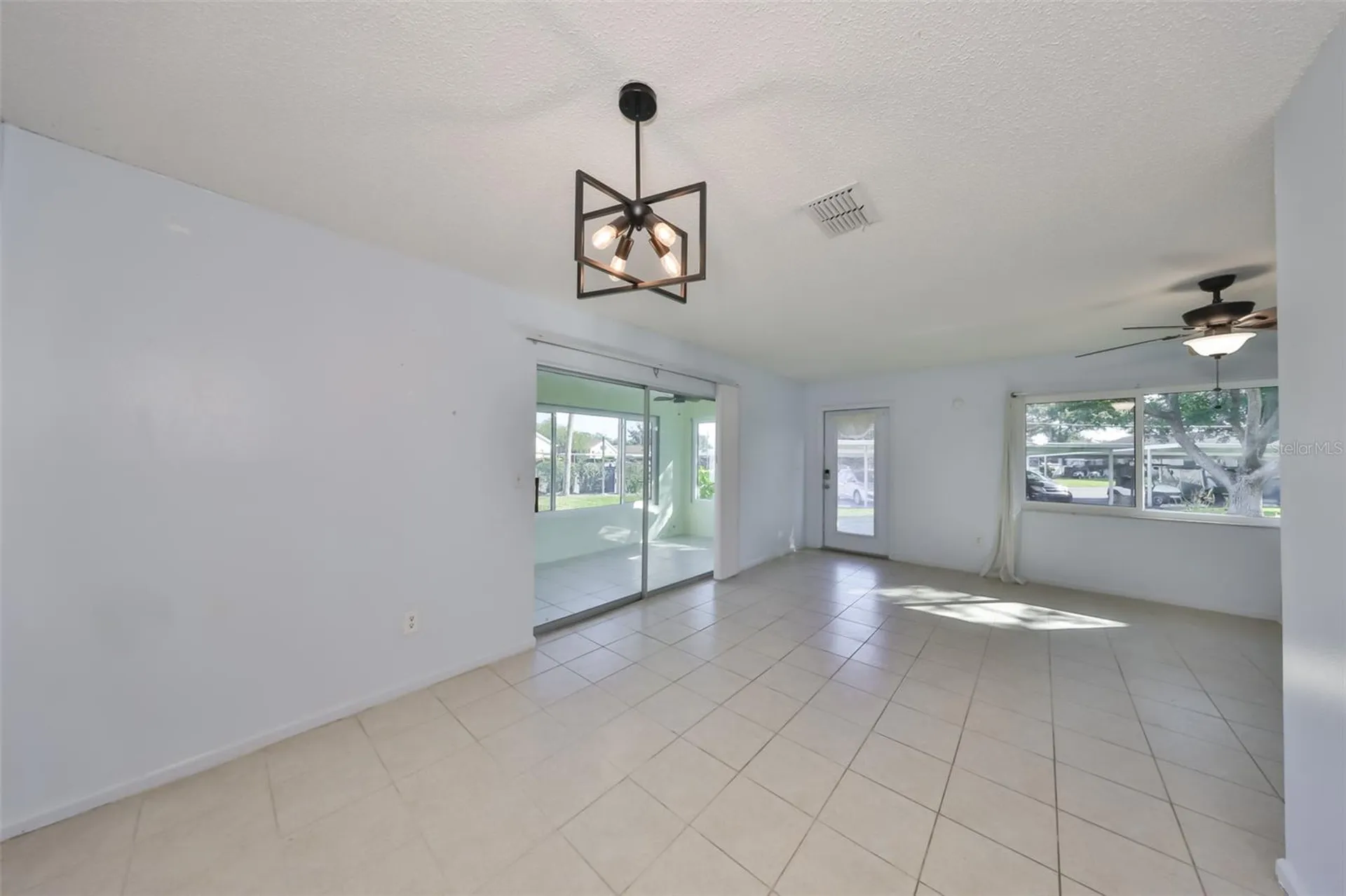 1902 Dandridge Street Sun City Center FL 33573