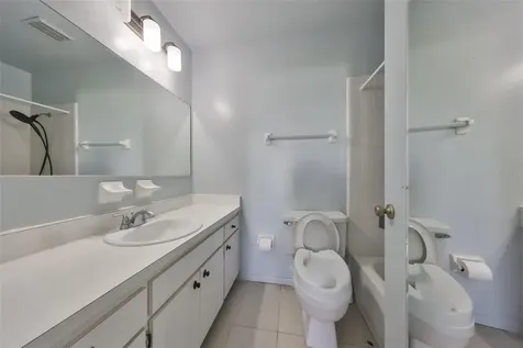 1902 Dandridge Street Sun City Center FL 33573