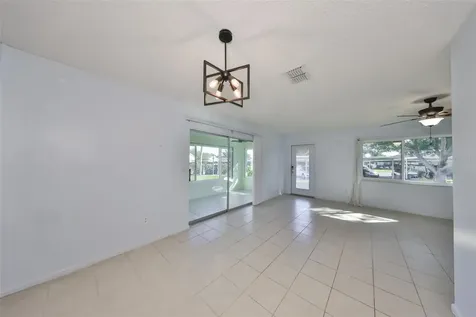 1902 Dandridge Street Sun City Center FL 33573