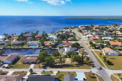 4358 Harbor Boulevard Port Charlotte FL 33952