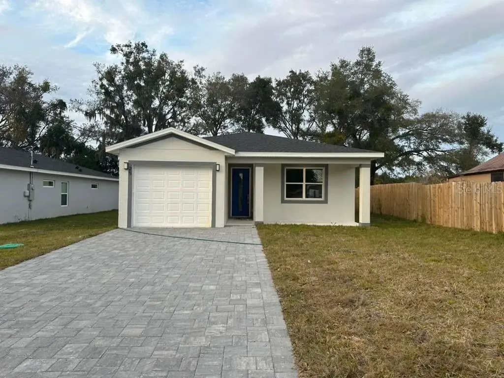 25 W 17th Street Apopka FL 32703
