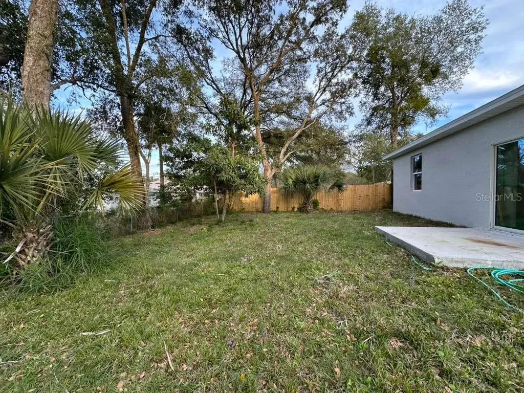 25 W 17th Street Apopka FL 32703
