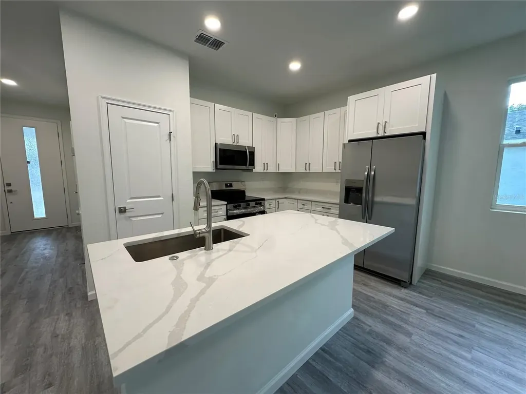 25 W 17th Street Apopka FL 32703