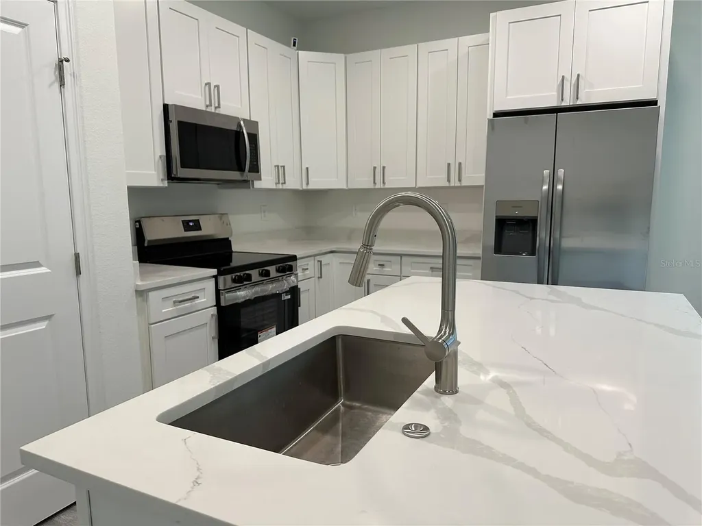 25 W 17th Street Apopka FL 32703