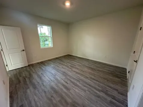25 W 17th Street Apopka FL 32703
