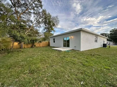 25 W 17th Street Apopka FL 32703