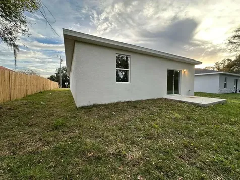25 W 17th Street Apopka FL 32703