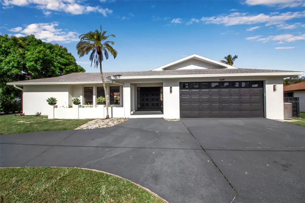 1649 Stanford Lane Sarasota FL 34231