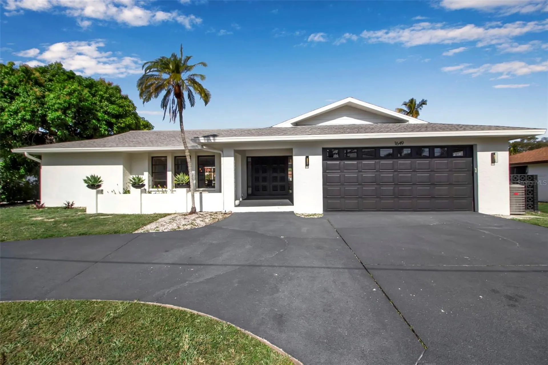 1649 Stanford Lane Sarasota FL 34231