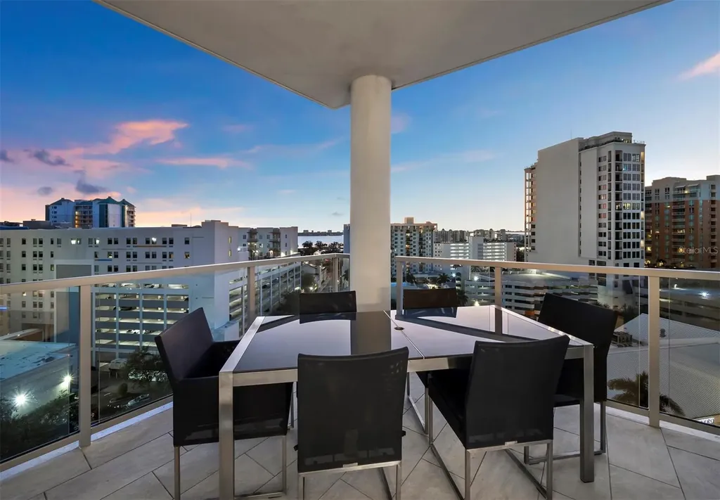 111 S Pineapple Avenue Sarasota FL 34236