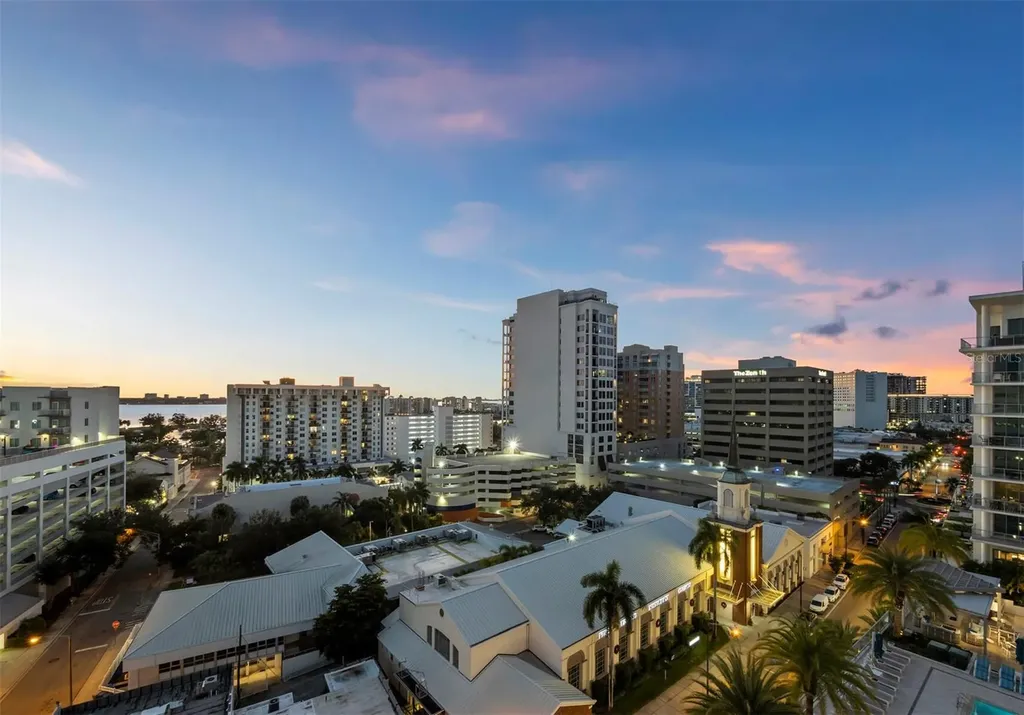 111 S Pineapple Avenue Sarasota FL 34236