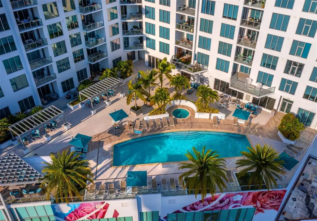 111 S Pineapple Avenue Sarasota FL 34236