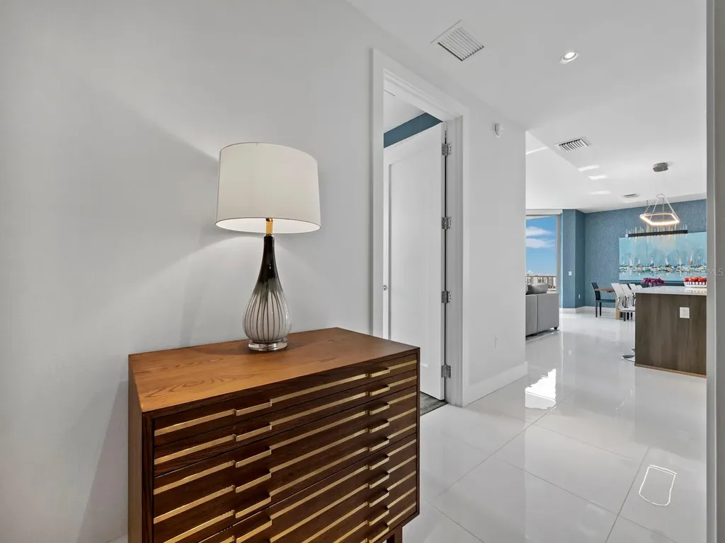 111 S Pineapple Avenue Sarasota FL 34236