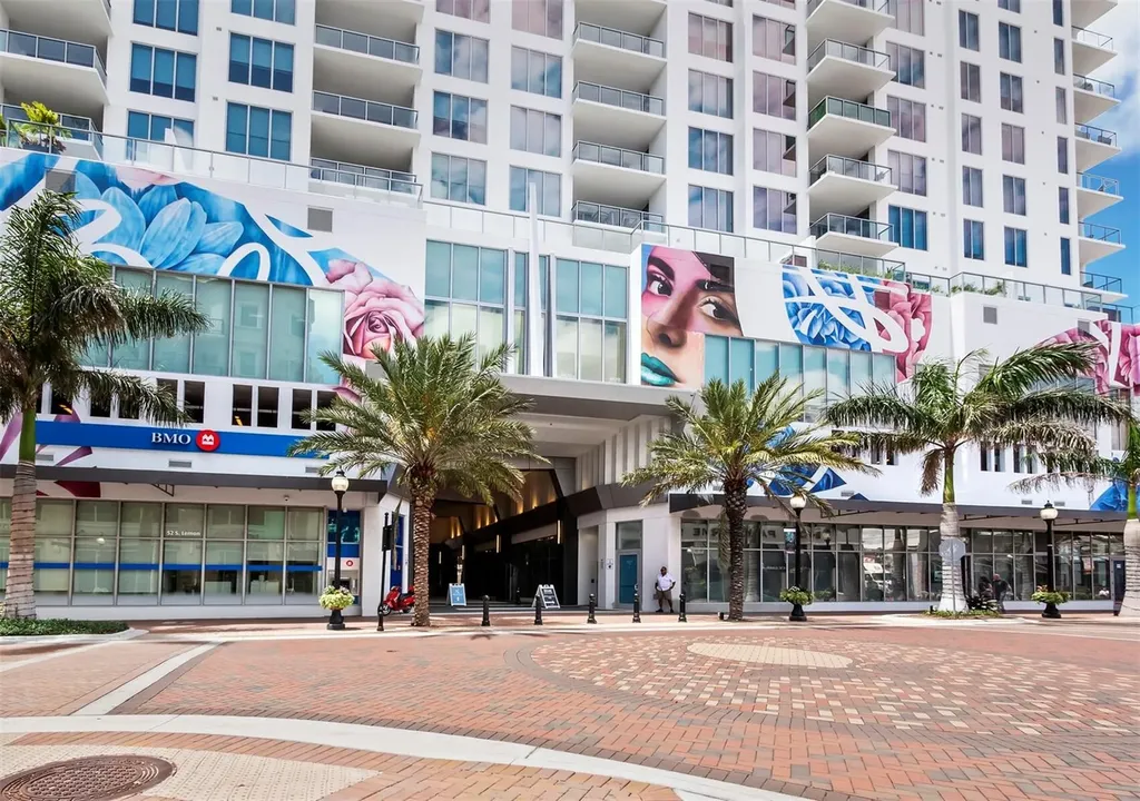 111 S Pineapple Avenue Sarasota FL 34236