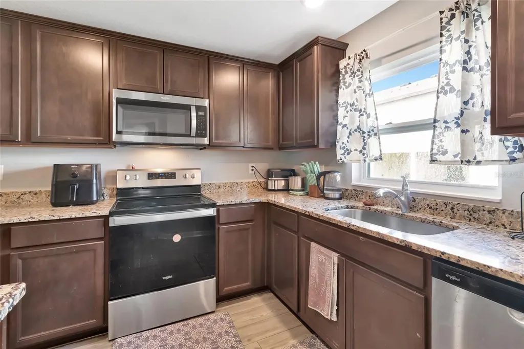1691 Wynford Circle Tavares FL 32778