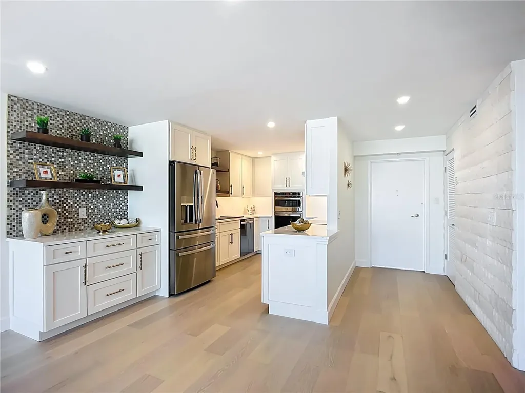 435 S Gulfstream Avenue Sarasota FL 34236