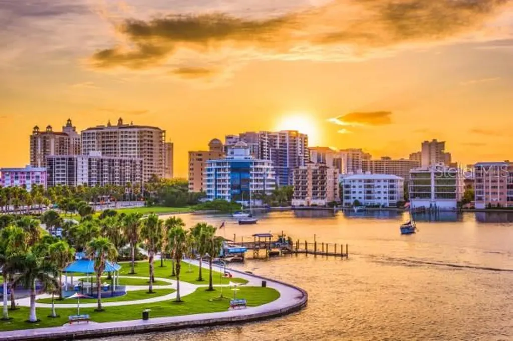 435 S Gulfstream Avenue Sarasota FL 34236